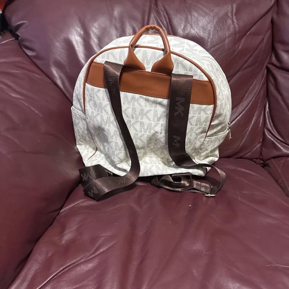 Michael Kors Logo Beige Brown Backpack Zipper Accent Inner Outer Pockets‎ Women